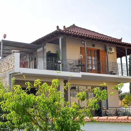 Garden Retreat Near Ancient Messene * Valíra