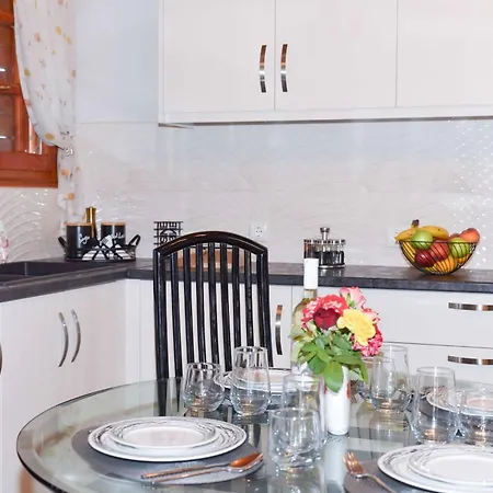 Apartment Garden Retreat Near Ancient Messene Valira
